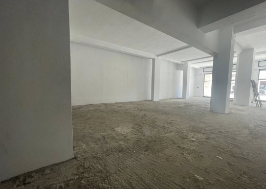 À louer à Cité Ennasr 3 locaux commerciaux